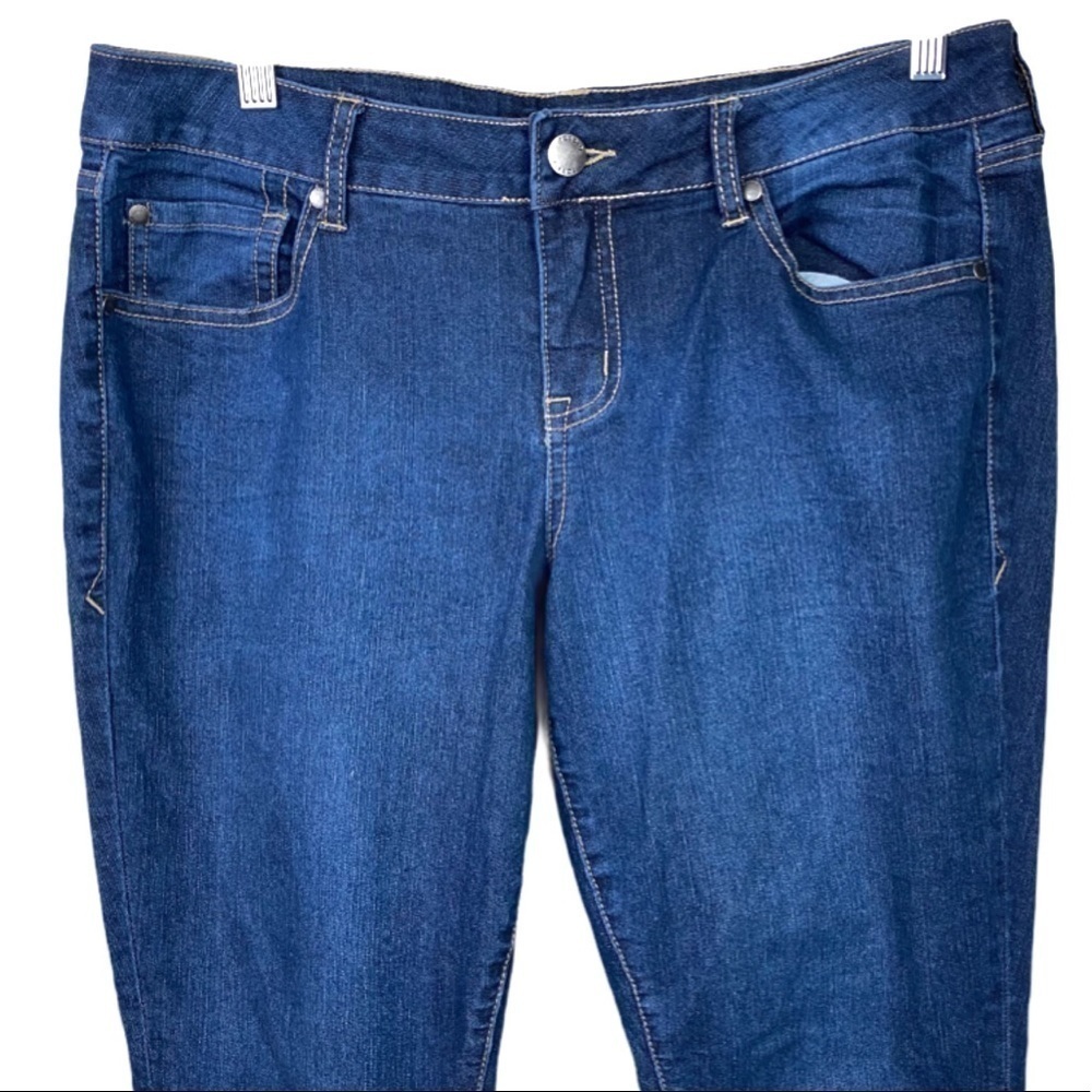 𝅺torrid CURVEY SKINNY JEAN - Picture 4 of 10